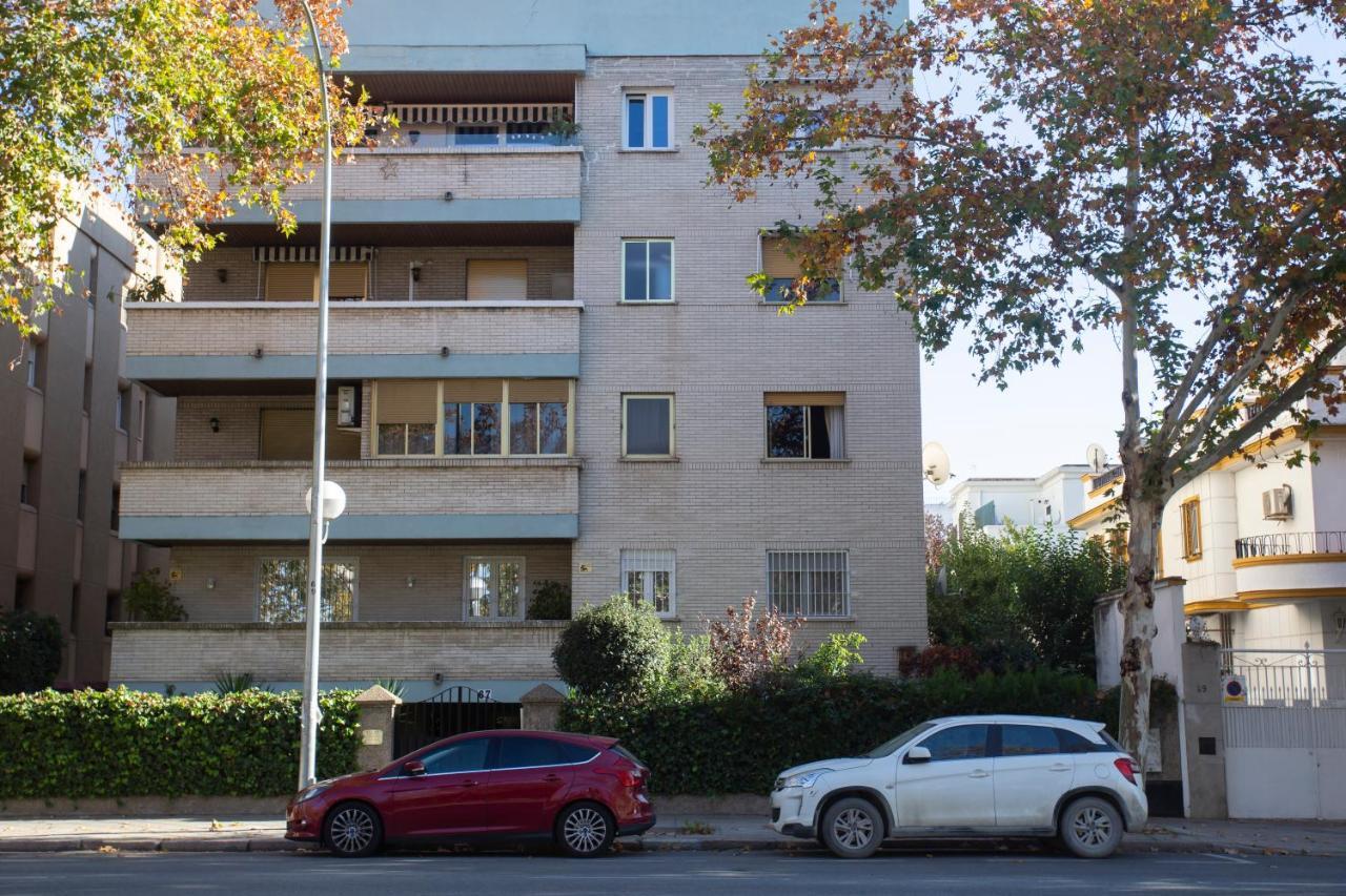 Borbolla Sevilla Urban - Parking Exterior photo